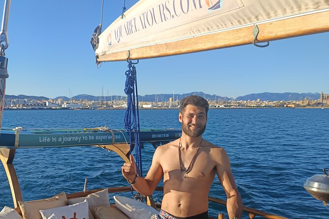 Sail tour tapas day charter boat trip private sailing pirate - A pirate sailboat with a private-group feel