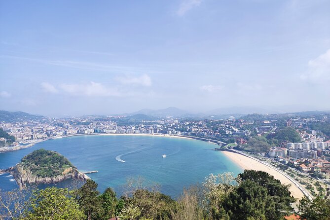 San Sebastián city tour and pintxos lunch from Pamplona - Lunch on Calle 31 de Agosto