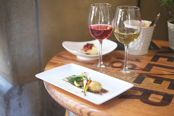 San Sebastian Evening Pintxo Tour with Wine - Starting at Mimo and entering Parte Vieja