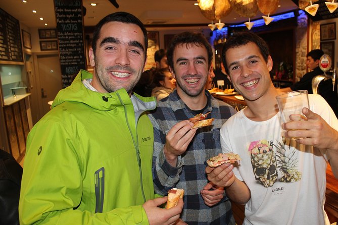 San Sebastian food tour: Pintxo tasting paired with Spanish wines - Why the small group is worth paying for