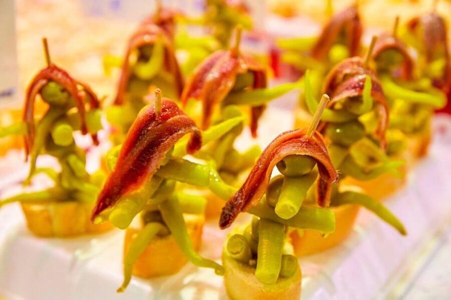 San Sebastian Food Tour: Pintxo Tasting Paired with Wines - What the three hours feel like