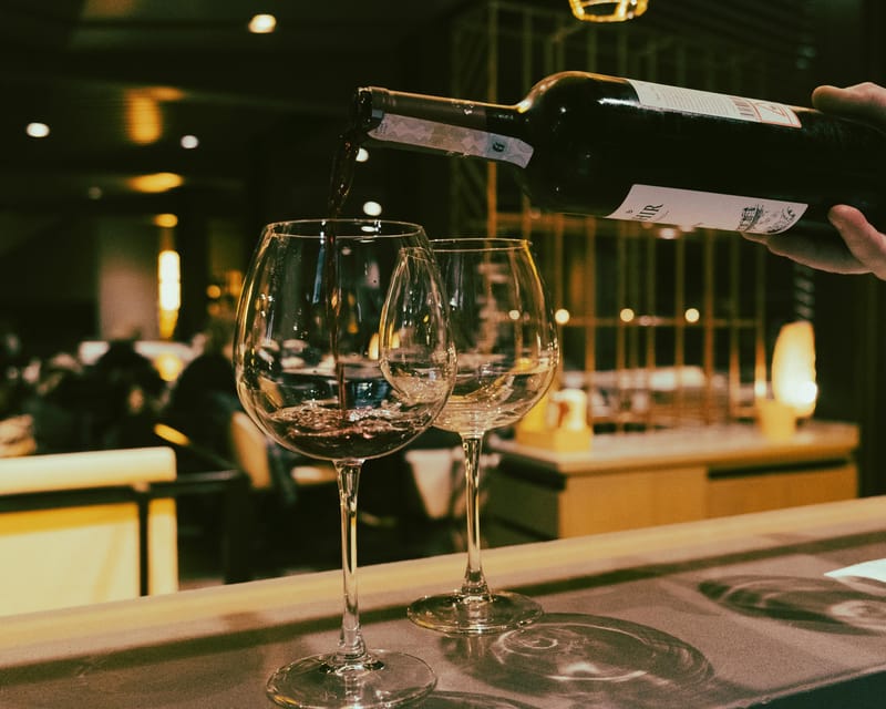 San Sebastian: Historical Walking Tour with Pintxo and Drink - La Concha Beach gives you the city’s grand opening