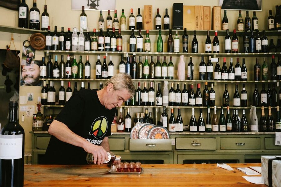 San Sebastian Like a Local: Evening Pintxos Tour - What the small group changes