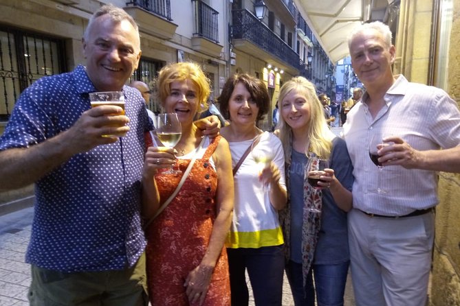 San Sebastian Pintxos Tour for Gourmets in the Old Town - The opening pintxos: Gilda, txistorra, and vegetables