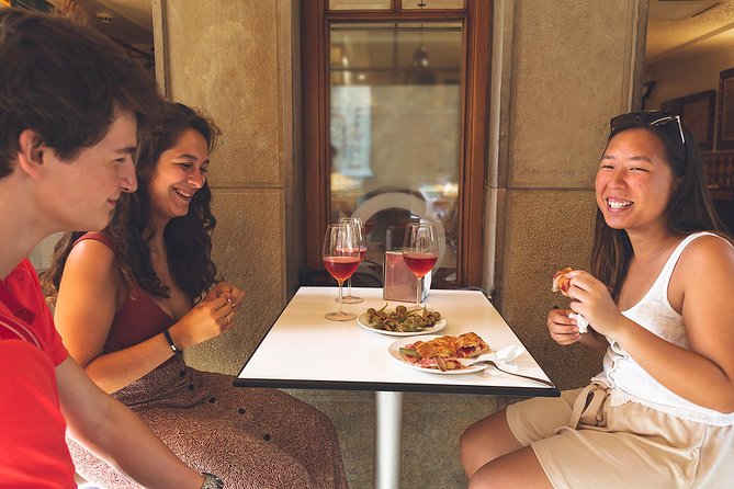San Sebastian Pintxos Tour for Gourmets in the Old Town - Meeting the guide at 7 p.m. on Alameda del Boulevard