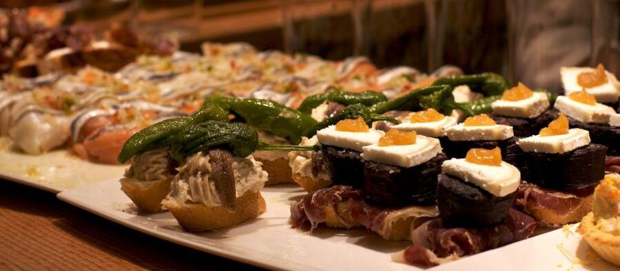 San Sebastian: Private Pintxos Basque -Tapas Tour - Moving Between Two Pintxos Bars