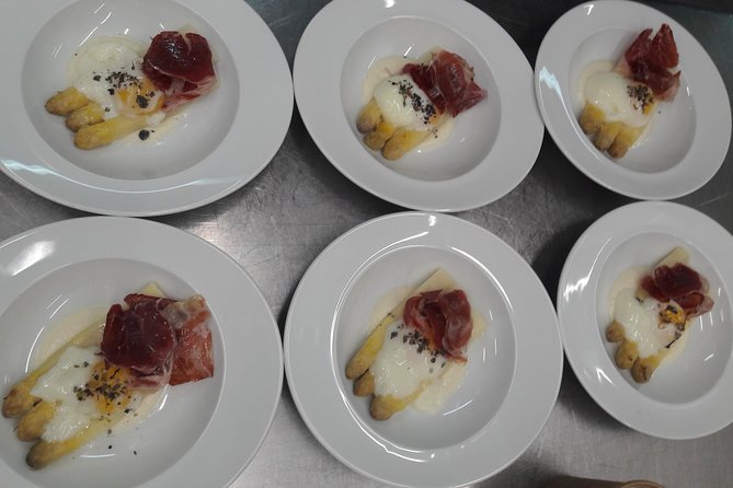 San Sebastian Top Pintxos Private Tour - How the drink pairings add value