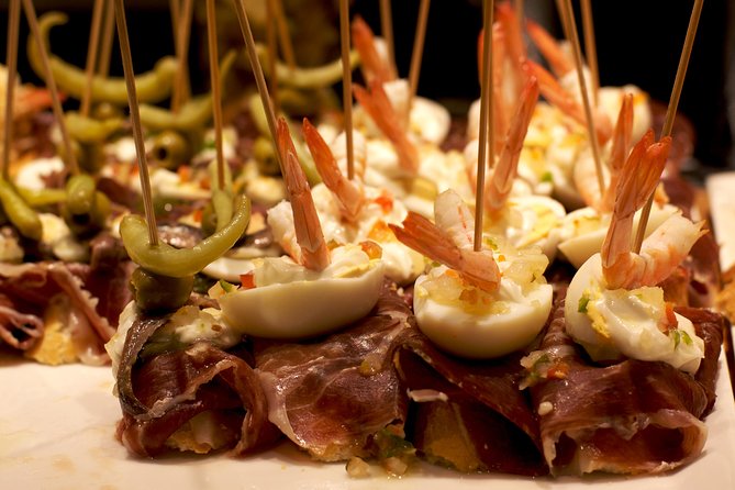 San Sebastian Top Pintxos Private Tour - What your guide adds to the evening