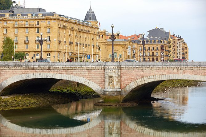 San Sebastian walking tour with pintxo and drink option - Old Town: markets, churches, and stories behind the façades