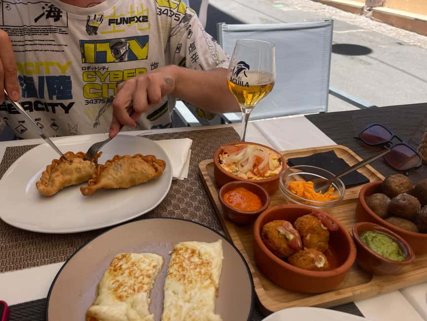 Santa Cruz guided bike tour 1,5 hour + Tapas - Plaza de la Candelaria and Santa Cruz’s central squares