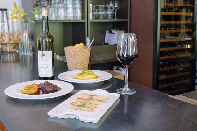 Sevilla Food Tour: Tapas, Wine, History & Traditions - Santa Maria la Blanca and traditional home cooking