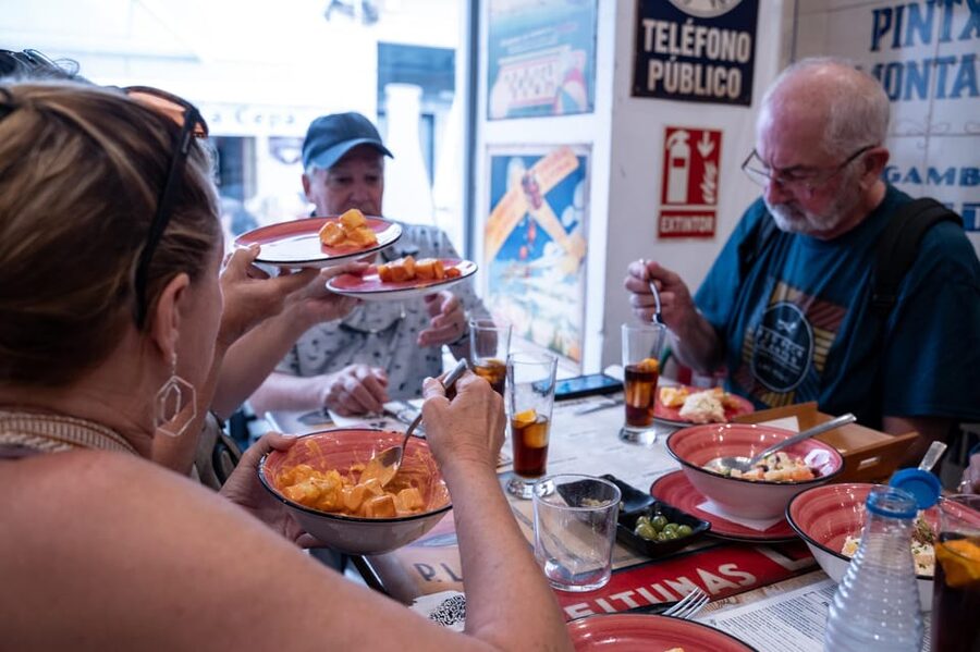 Seville Adventure: Historic Walking Tour & Traditional Tapas - Key points before you book
