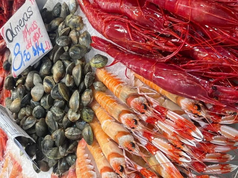 Seville: Secret Food Tour with Tapas and Drinks - Key details that shape the experience