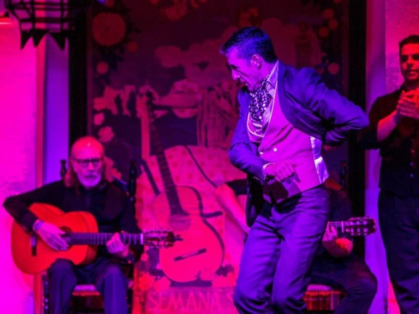 Seville: Tapas Dinner and Flamenco Show - Why the flamenco works best in close seats