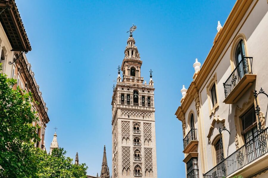 Seville: Tapas, Taverns and History Guided Walking Tour - The best way to fit it into your trip