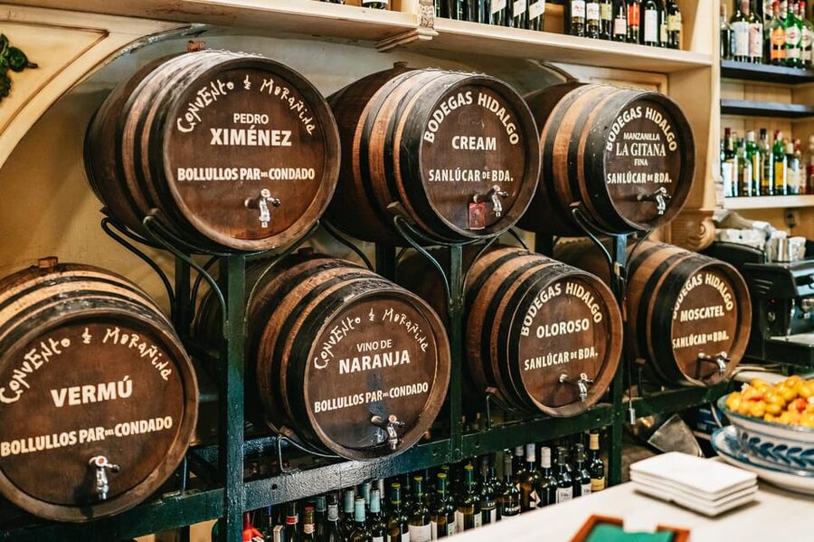 Seville: Tapas, Taverns and History Guided Walking Tour - The guides are a major part of the value