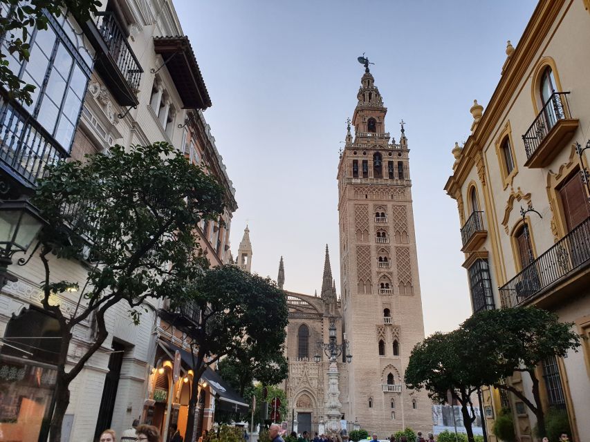 Seville: Tapas, Taverns, and History Walking Tour - A traditional bakery and old recipes