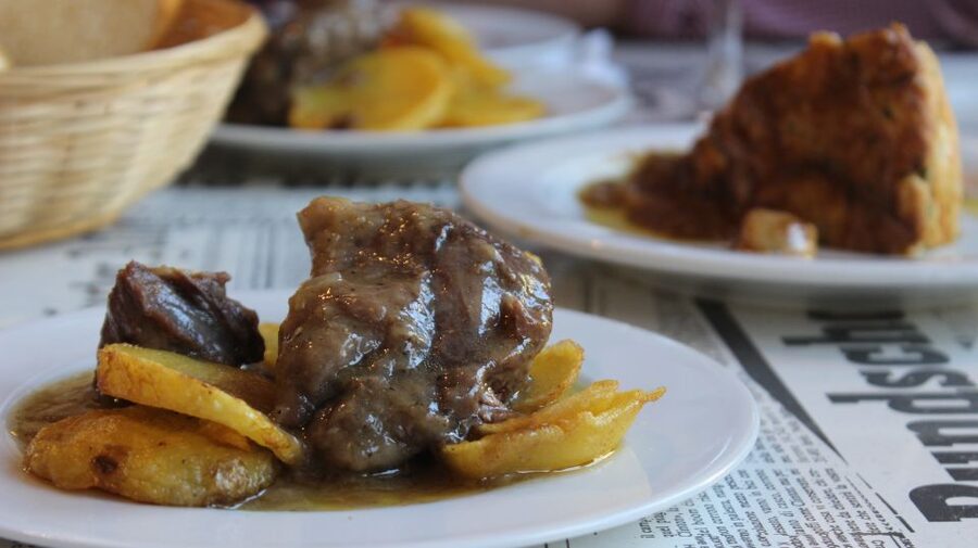 Seville: Tapas Tour Across the River in Triana - The guide can make or break the evening