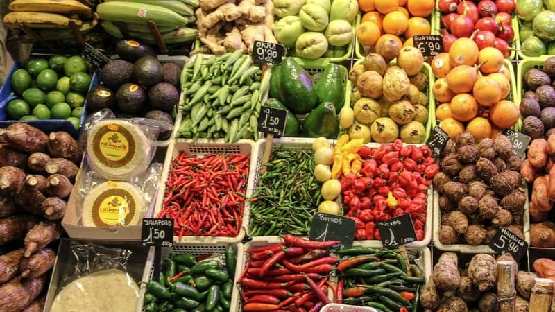 Seville: Tasting, History, Market visit and Tapas Tour - Guide quality and group size