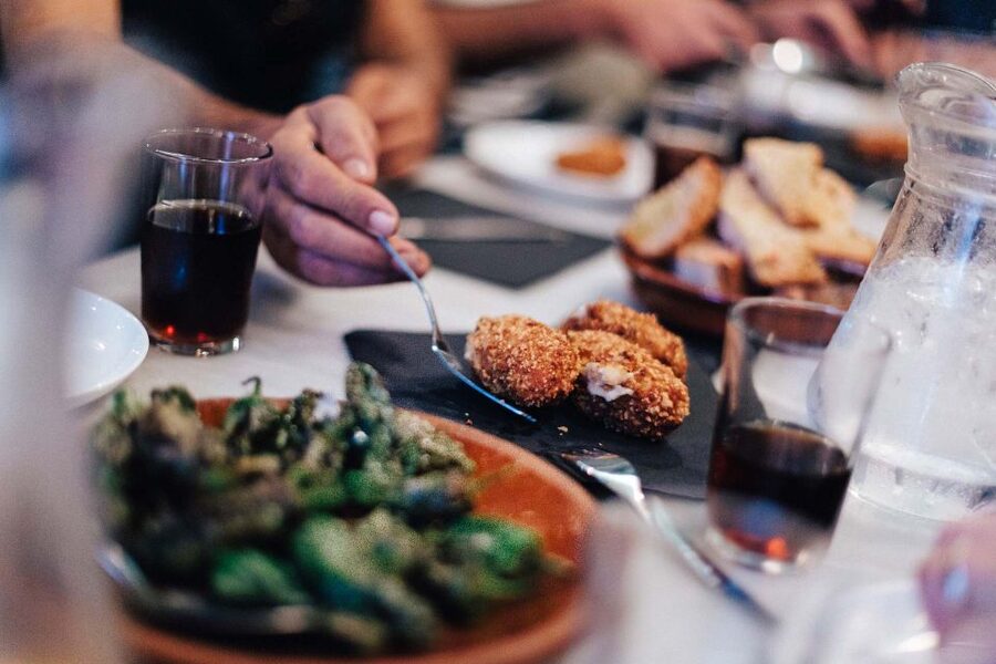 Seville: Wine and Gourmet Tapas Tour - The final two hours: creative cooking and wine pairing