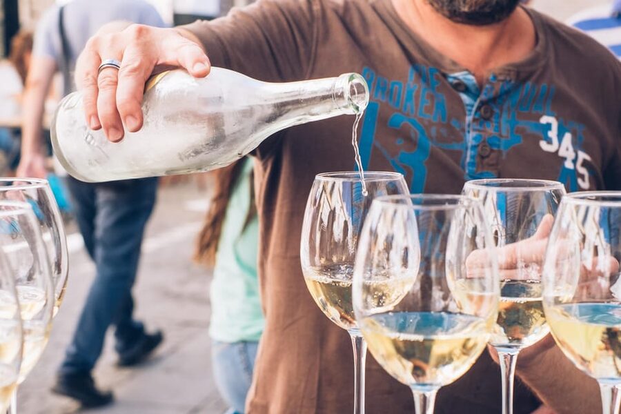 Seville: Wine and Gourmet Tapas Tour - Timing, walking, and the evening’s pace