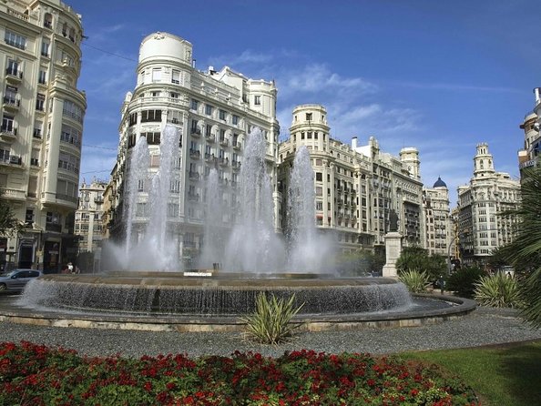 Shore Excursion: City Tour with Tapas in 11th Century Monument - Key points before you book