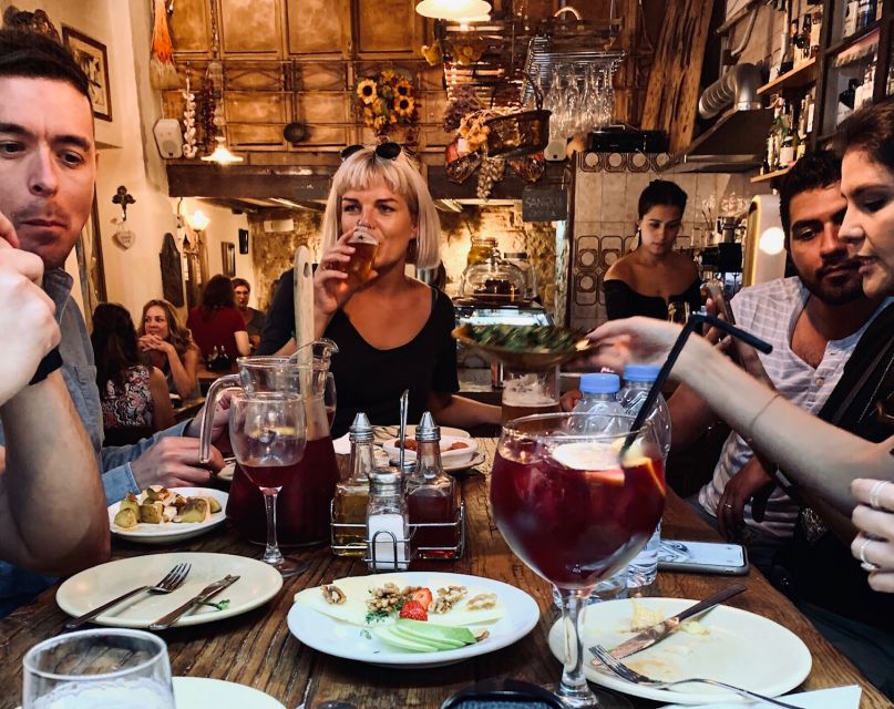Sightseeing Barcelona by Bike, Photo-shooting & Tapas - Port Vell and the Mediterranean at Barceloneta