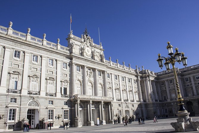 Skip-the-line Madrid Royal Palace with tapas tasting & Retiro Park - Who should book this experience?