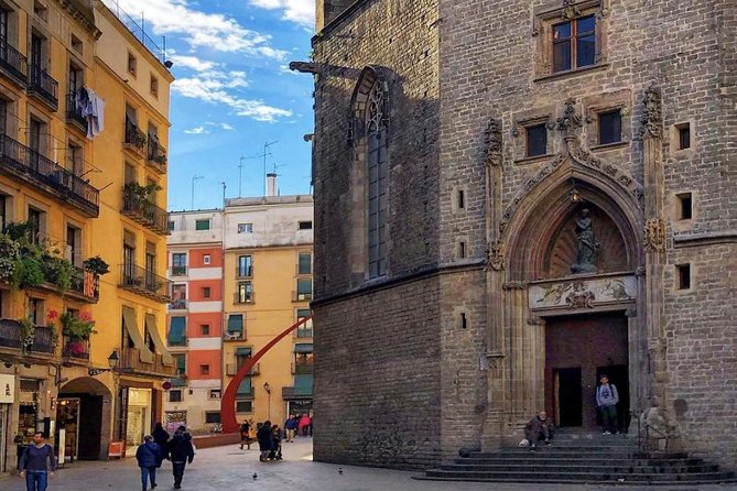 Small Group Barcelona Walking Tour, Flamenco Show & Tapas Dinner - From Plaza Catalunya into Barcelona’s oldest streets