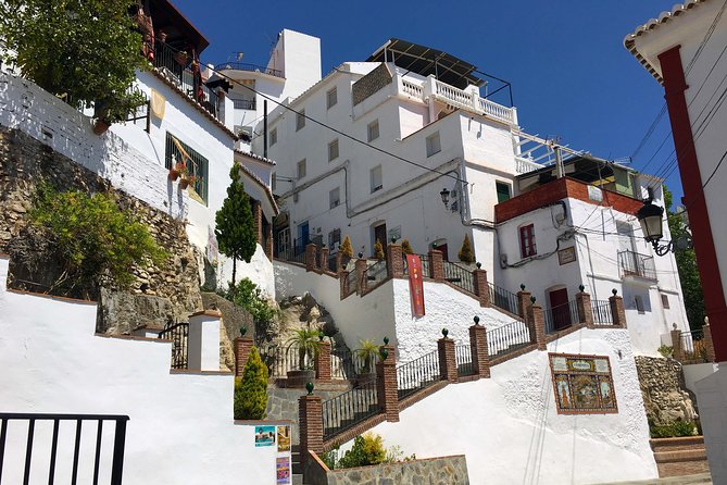 Sun and Wine Route - Small group, wine tasting and tapas included - The 9:30 a.m. pickup and mountain drive