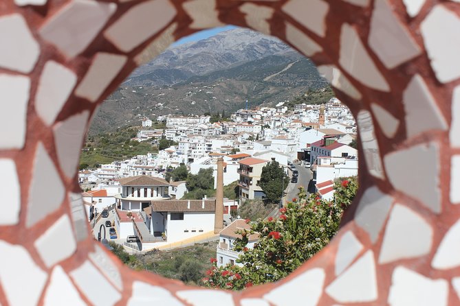 Sun and Wine Route - Small group, wine tasting and tapas included - Walking through Cómpeta with local context