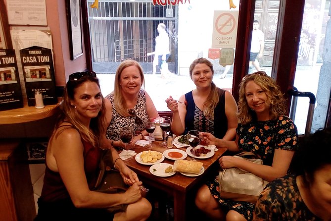 Tapas and history tour ending with churros with chocolate - Austrias: your first taste of Madrid tapas