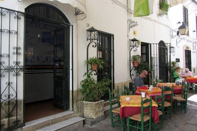 Tapas Food Tour in Jerez de la Frontera - Timing, group size, and the pace of the evening