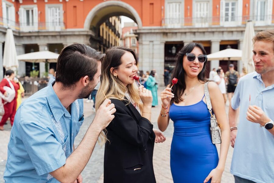 Tapas Food Tour with Dinner in Madrid - The guides make the difference