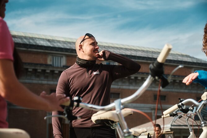 Tapas & Guided tour on a Vintage Bike through Madrid - The guides make the difference