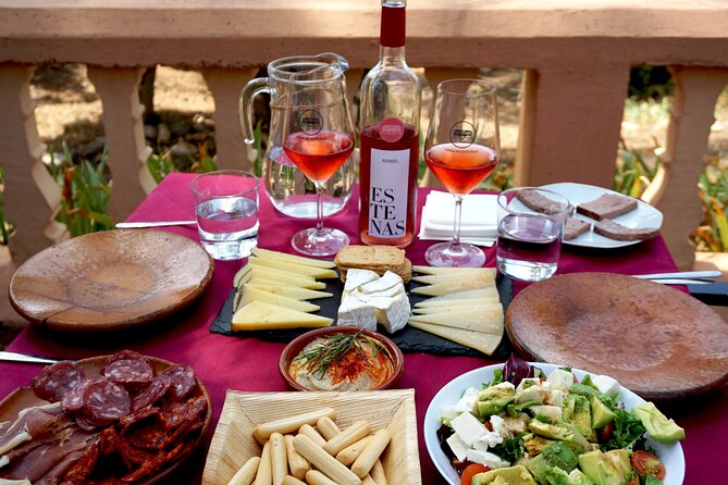 Tapas in the vineyards - Two wineries in the Utiel-Requena wine country
