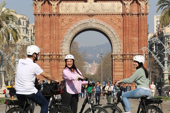 Tapas Tasting Bike/E-Bike Tour in Barcelona - Las Ramblas and Ciutadella Park
