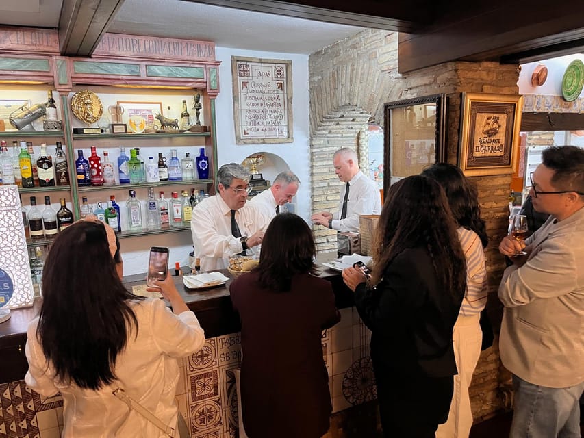 Tapas Tour Cordoba & Wine Experience with chef and sommelier - How the route handles a crowded night
