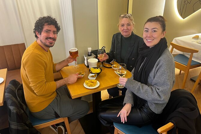 Tapas Tour of Santiago de Compostela - Three bars, three drinks, and local tapas