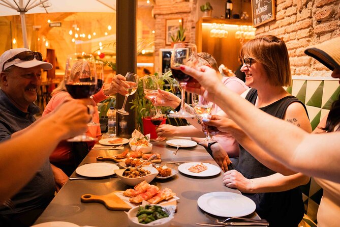 Tapas, Wine, and Culture: A Bike Ride Through Barcelona’s Heart - Starting in the Gothic Quarter