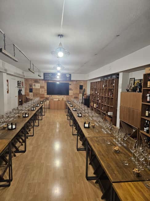 Tasting 3 glasses of wine + 3 tapas - Service can shape the whole tasting