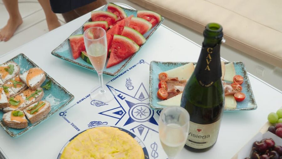 Tenerife: Shared Yacht Cruise with Champagne and Tapas - The final 45 minutes back toward Tenerife