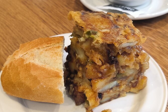 The Best of San Sebastian: Pintxo Icons & Local Secrets - La Viña cheesecake and the value of a planned finish