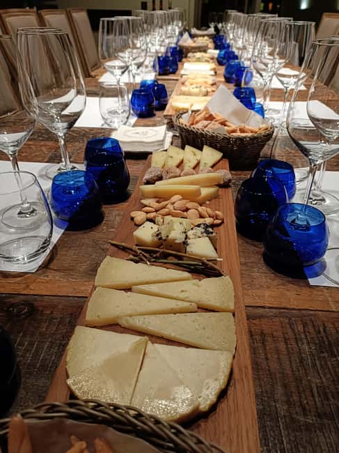 Toledo: Wine, EVOO, and Tapas Tasting - Entering Local Enodifusion in downtown Toledo