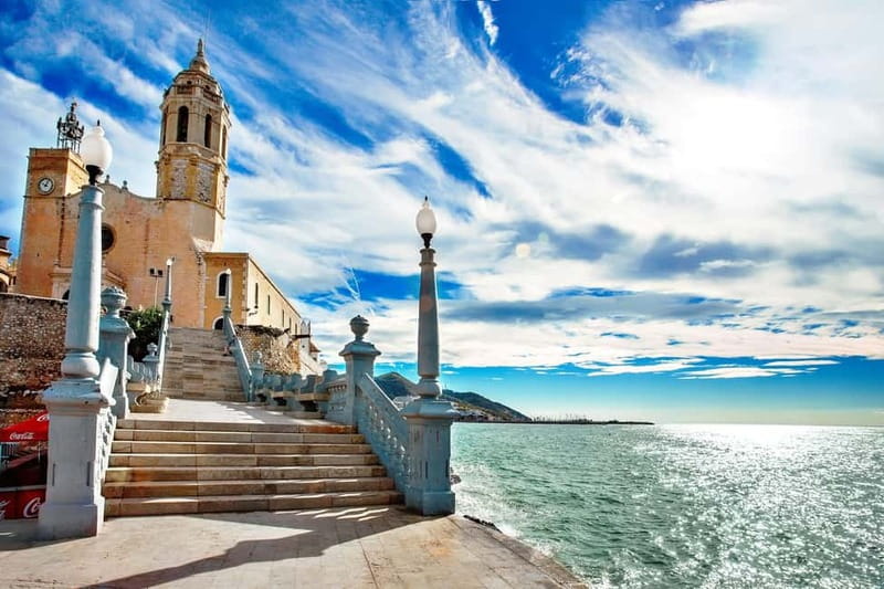 Tour in Sitges ( Bcn): Cultural diversity, tapas and beach - Meeting at Sitges train station