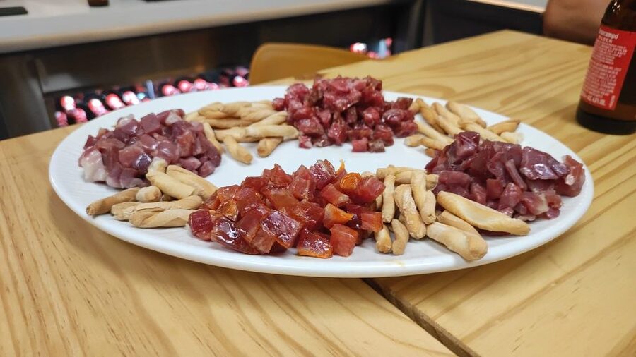 Triana: Authentic Flamenco & Tapas Tour - One hour close to the flamenco stage