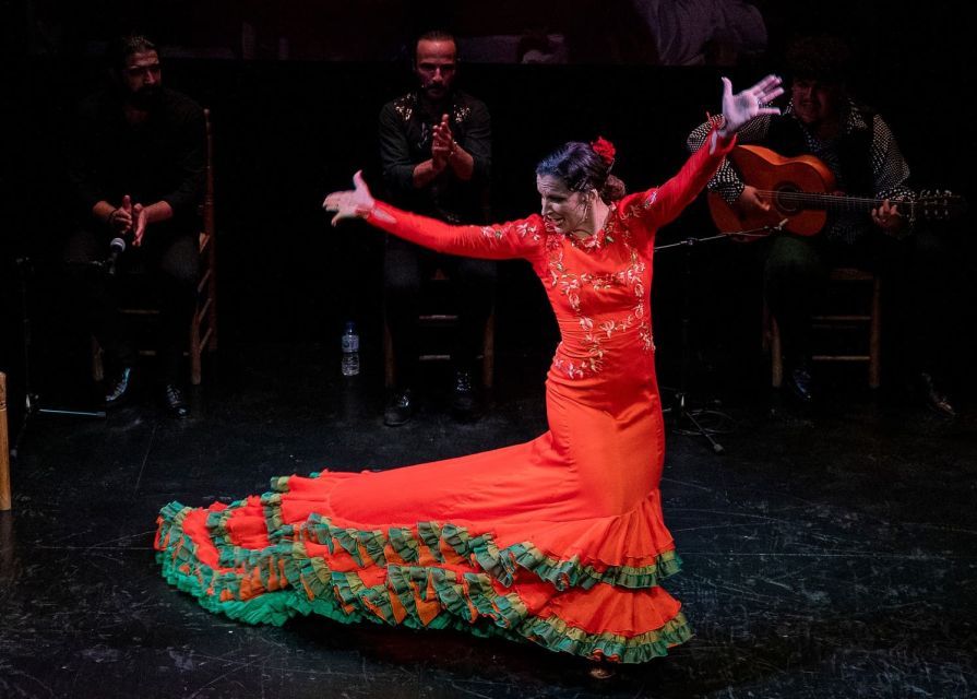 Triana: Authentic Flamenco & Tapas Tour - A tapas dinner after the show