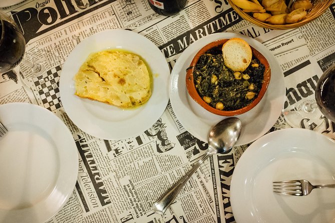 Triana Gourmet Tapas Tour in Seville - Why Triana is the right neighborhood for a food tour