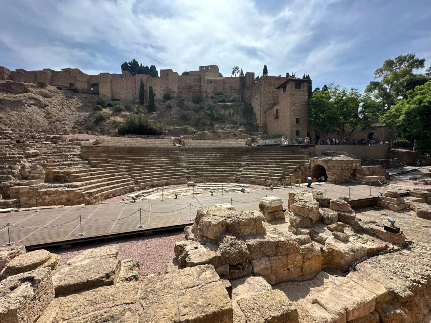 Ultimate Malaga: History and Tapas All Included - Tapas stop two: more food and local advice