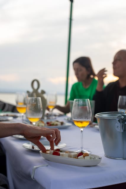 Valencia: Boat Ride with Valencian Wine Tasting & Tapas - Key points to know before booking
